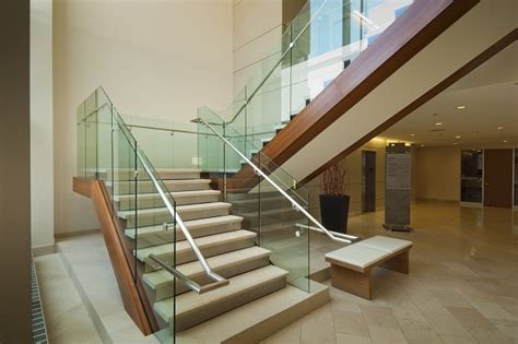 WAYS TO UPDATE YOUR STAIRCASE WITH FRAMELESS GLASS BALUSTRADE