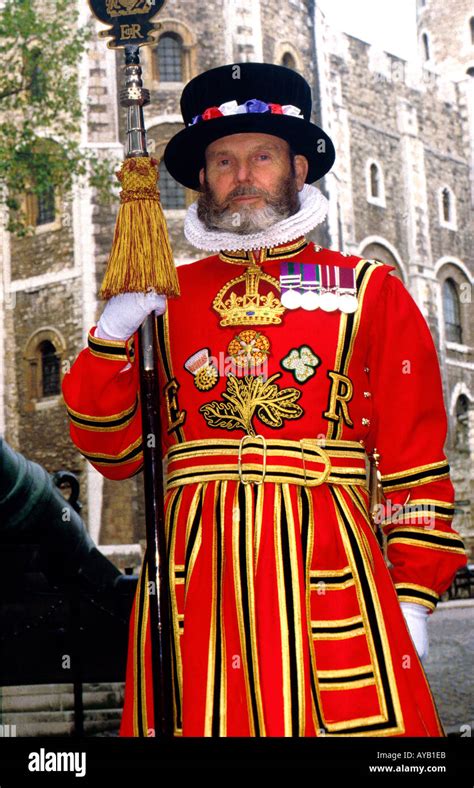 Yeoman Beefeater At The Tower Of London Stock Photo 1815018 Alamy