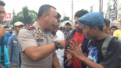 Ricuh Suporter Psms Kapolsek Kompol Revi Dikabarkan Kena Lemparan Batu