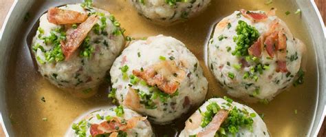 Suppe Mit Tiroler Speckknödel