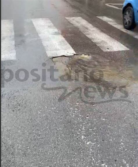 Piano Di Sorrento Tombino Pericoloso Alla Siesta All Incrocio Con Sant