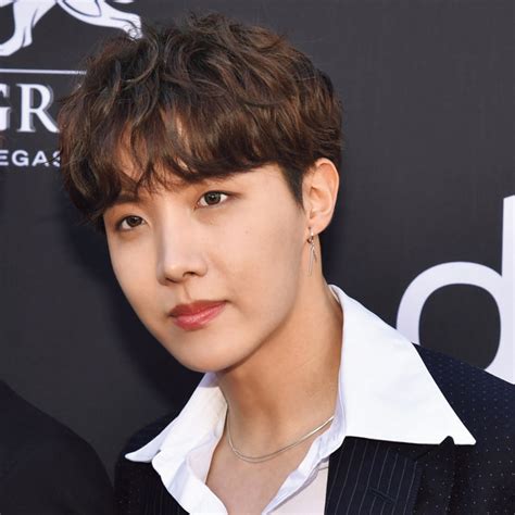 【bts】j Hope（ジェイホープ）が私服で愛用する日本ブランドは？ 美st Online