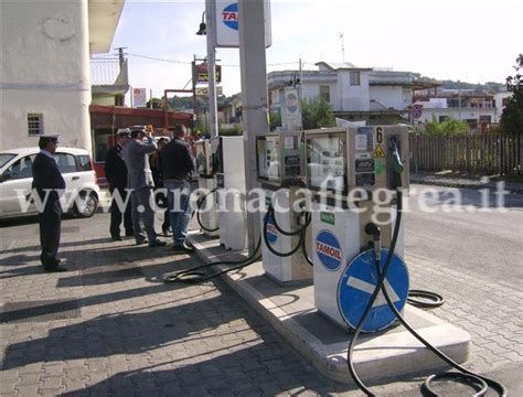 Rapina Al Distributore Di Benzina Cronaca Flegrea