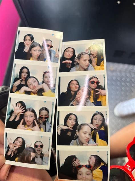 Friends Photobooth Aesthetic Photo Booth Summer Friends Bff Bucket List