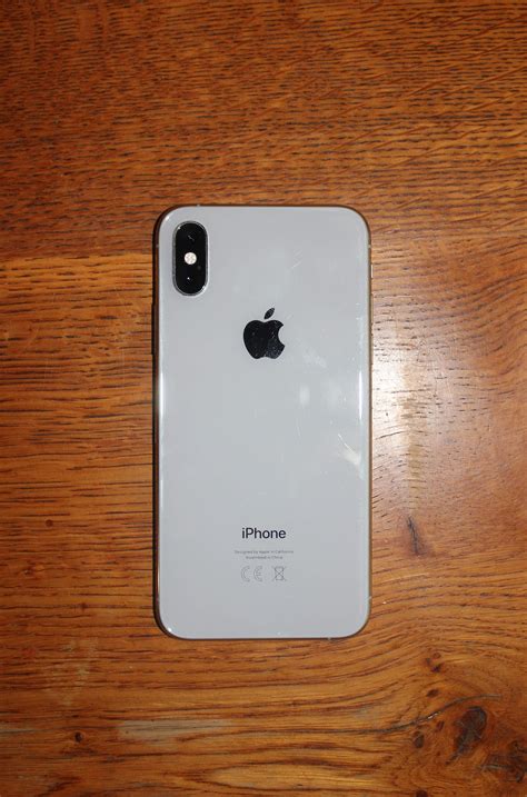 Prodám Iphone Xs 64 Gb Silver Apple Bazar