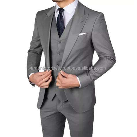 2022 Fashion Slim Fit Prom Suits For Men 3 Piece Customized Elegant