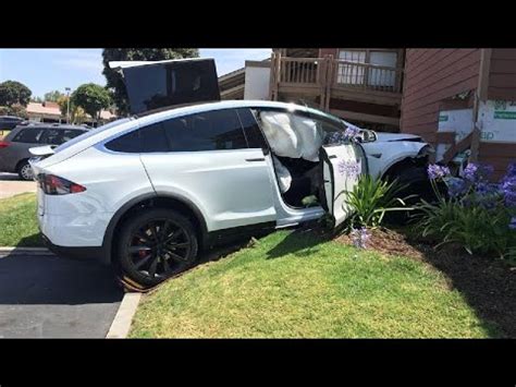 TESLA Car Crash Compilation 2019 Autopilot Fails Collision 2019