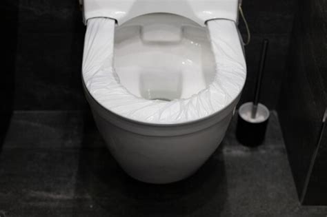 Automatic Hygienic Toilet Seat Cover System Velcromag