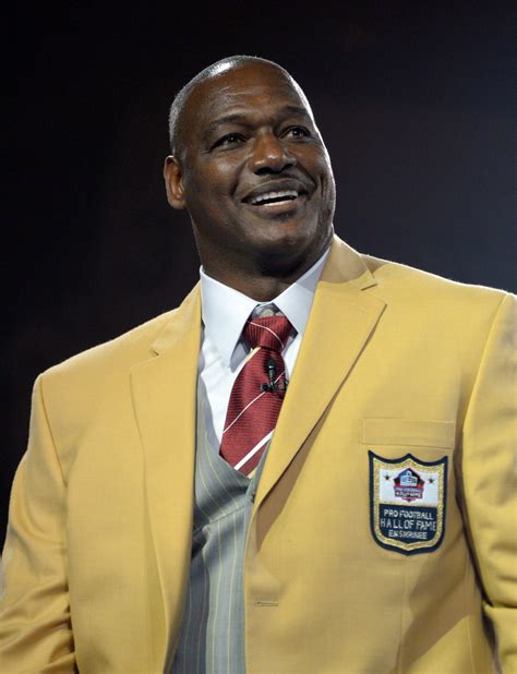 Buccaneers Lb Brooks Inducted Into Hall Of Fame