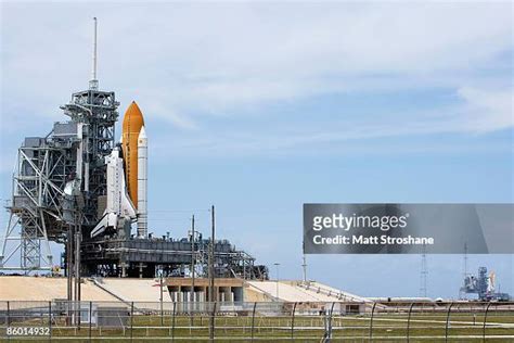 Two Shuttles Await Launch At Kennedy Space Center Photos and Premium High Res Pictures - Getty ...