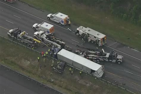 2 Dead 1 Hurt After Three Vehicle Crash That Led To Delays On I 95 In