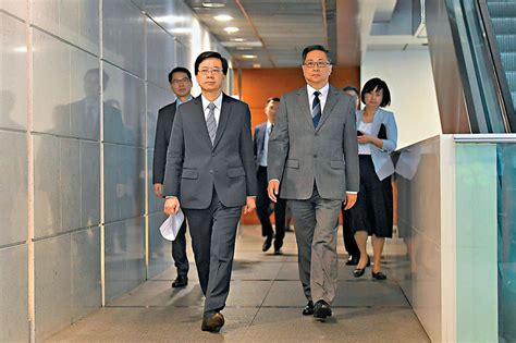 【第六任行政長官人選產生】從警從政45載 有承擔能幹事 香港 香港文匯網