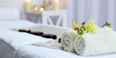 Массаж горячими камнями, стоунтерапия Берлин