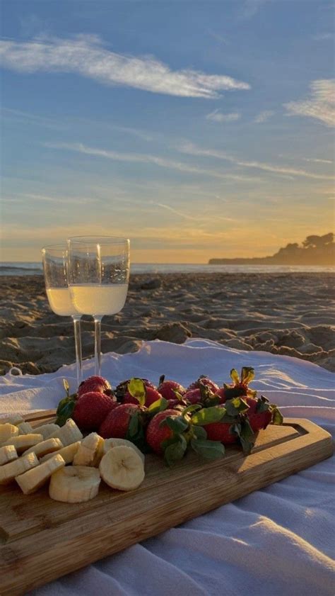 Date Ideas Picnic Romantic Beach Picnic Beach Picnic