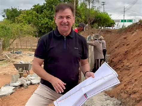 Prefeito Zé Helder acompanha obras da ciclovia da Av Lúcia Correia