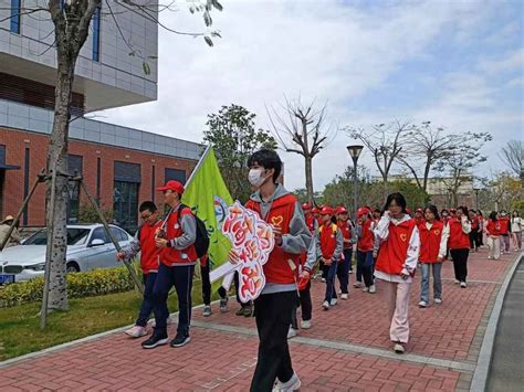 春笋般成长 伴一路荣光——商学院组织开展“大手牵小手 同心向未来”志愿活动 新闻网