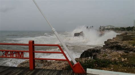 Onamet Alerta Por Oleaje Peligroso En Costa Atl Ntica Ambiente Soleado