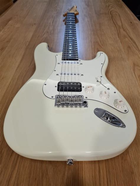 Suhr Classic S Olympic White Hobbies Toys Music Media Musical