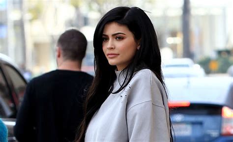 Kylie Jenner Shares Super Sexy Bikini Pics From Vacation In Costa Rica