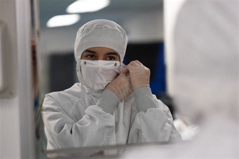 How To Keep Contamination Free Zones In Your Cleanroom