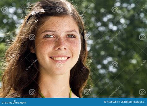 Secteur Couvert De Taches De Rousseur De Cutie De Visage Image Stock