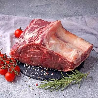 Говядина толстый край на кости охлажденная из мяса молодого бычка ~1 ...