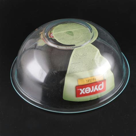 Pyrex Glass Mixing Bowls, Oval Roaster, and Baking Dish with Lid | EBTH