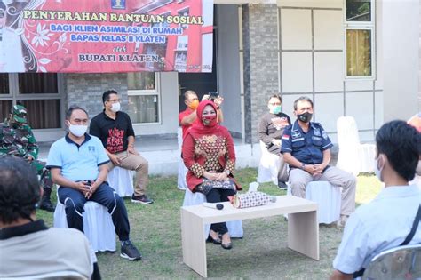 75 Klien Asimilasi Bapas Klaten Terima Bantuan Sembako Klaten