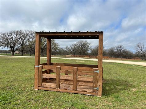 Pasture Bale Hay Feeder Black Star Pipe