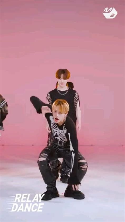 Seventeen HOT Relay Dance Mickey Mouse Cartoon Seventeen Boy Groups