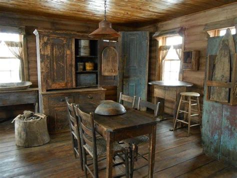 Pin By Jennifer Bowman On Even More Prims Rustic House Primitive Dining Rooms Primitive