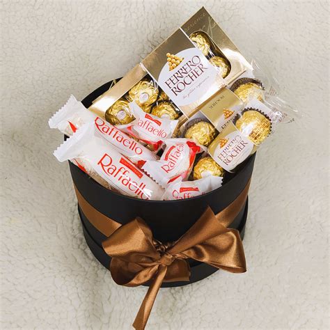 Cesta Box Luxo Redonda P Chocolates Rafaello E Ferrero