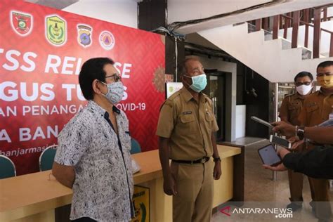 Gapkindo Kalsel Bantu Sembako Warga Terdampak Covid ANTARA News