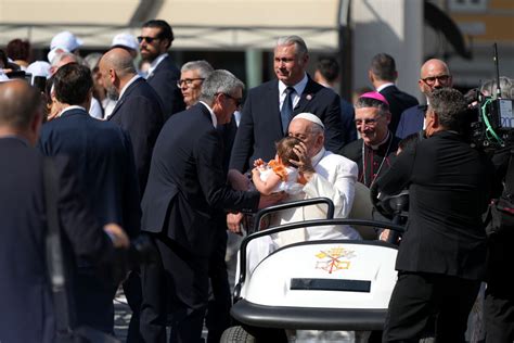 La Storica Visita Di Papa Francesco A Trieste Le Foto Dalla Piazza