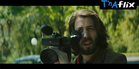 Carolina Manica Lesbian Scene In Porno Para Principiantes Tnaflix