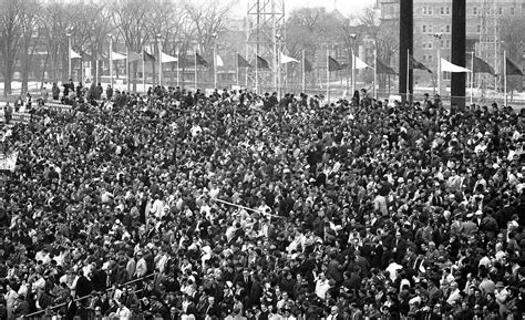 La Foule Au Parc Jarry Avril Vm E Archives De La