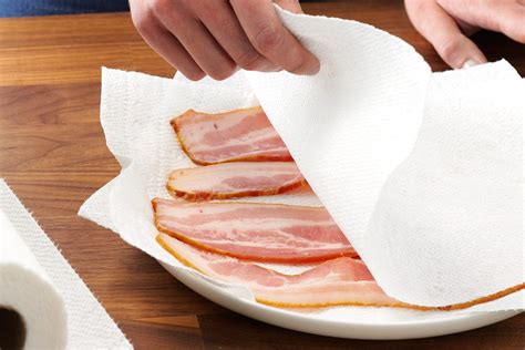 How To Cook Bacon On The Stove In The Microwave Or In The Oven