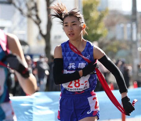 皇后盃 第42回全国都道府県対抗女子駅伝競走大会2区で福岡を追い上げる岡山ドルーリ朱瑛里撮影岸 良祐 スポニチ