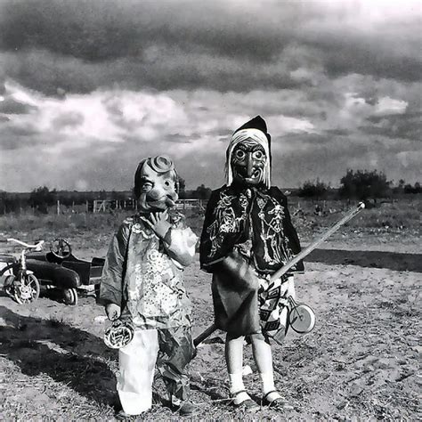 These Vintage Halloween Photos Are Giving Us Actual Chills Metro Uk