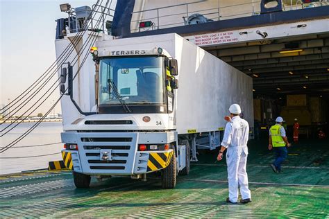 Dubai S Dp World Launches New Direct Freight Service For Uae Iraq