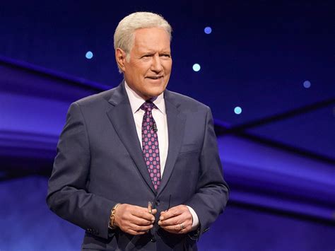 Alex Trebek’s First Pancreatic Cancer Symptom Was Visible to Others | SELF