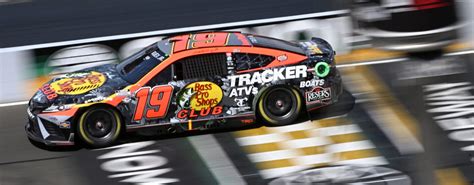 Martin Truex Jr Holds Off Kyle Busch In Sonoma Earns Second Win Of