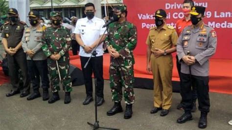 Panglima Tni Dan Kapolri Tinjau Vaksinasi Covid Di Medan