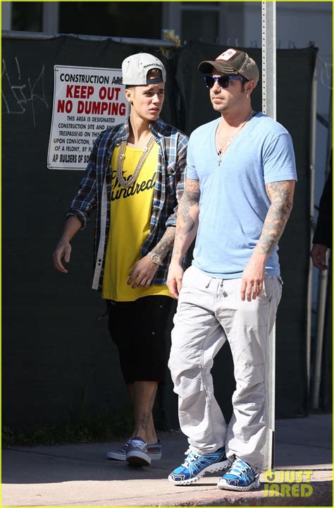 Justin Bieber Emerges For First Time After Home Raided By Police Photos Photo 3037890