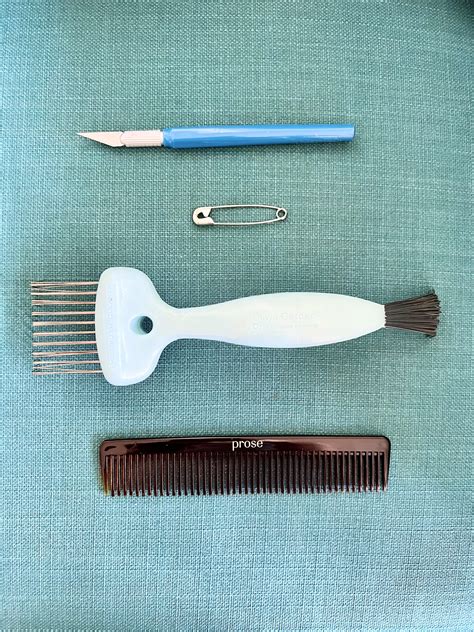 How To Clean A Hair Brush - How To Clean The Wet Brush - VSTYLE