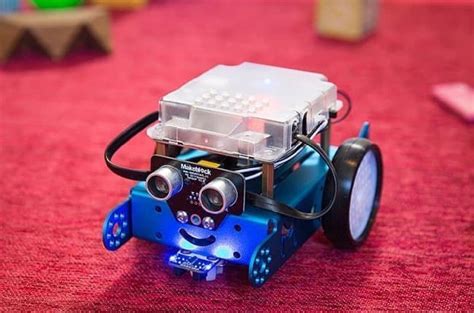 キュートな自動車型プログラミング教育ロボット「mbot」、スマホからも操作可能 えんウチ