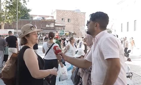 Sokak Röportajında Konuşan Bir Kadın Yabancılara Satılan Mülkler İçin