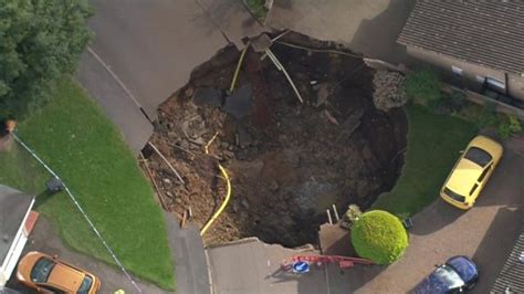 Massive Sinkhole Opens Up On Street In St Albans Bbc News