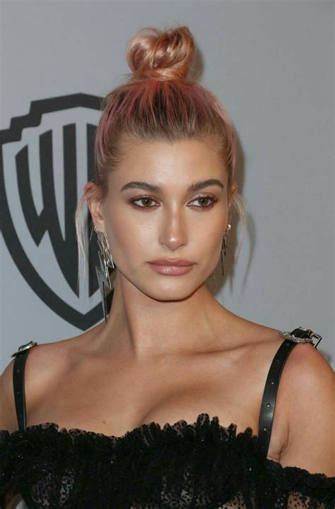 Hailey Bieber Pink Hair Light Pink Hair Wedding Hair And Makeup