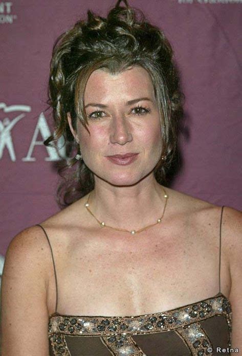 10 Hot Amy Grant Bikini Pics